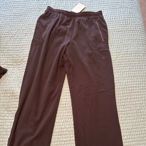 Nike Therma Fit Large Fleece Pants NWT - Picture 3 of 4